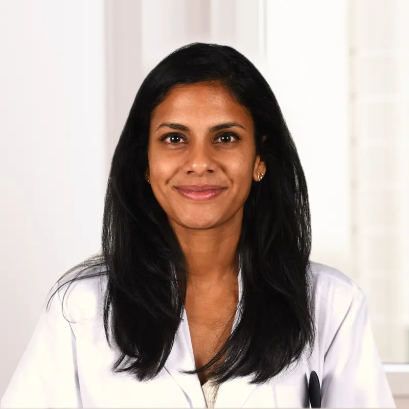 Portrait : Dre Vehashini Sabaratnam